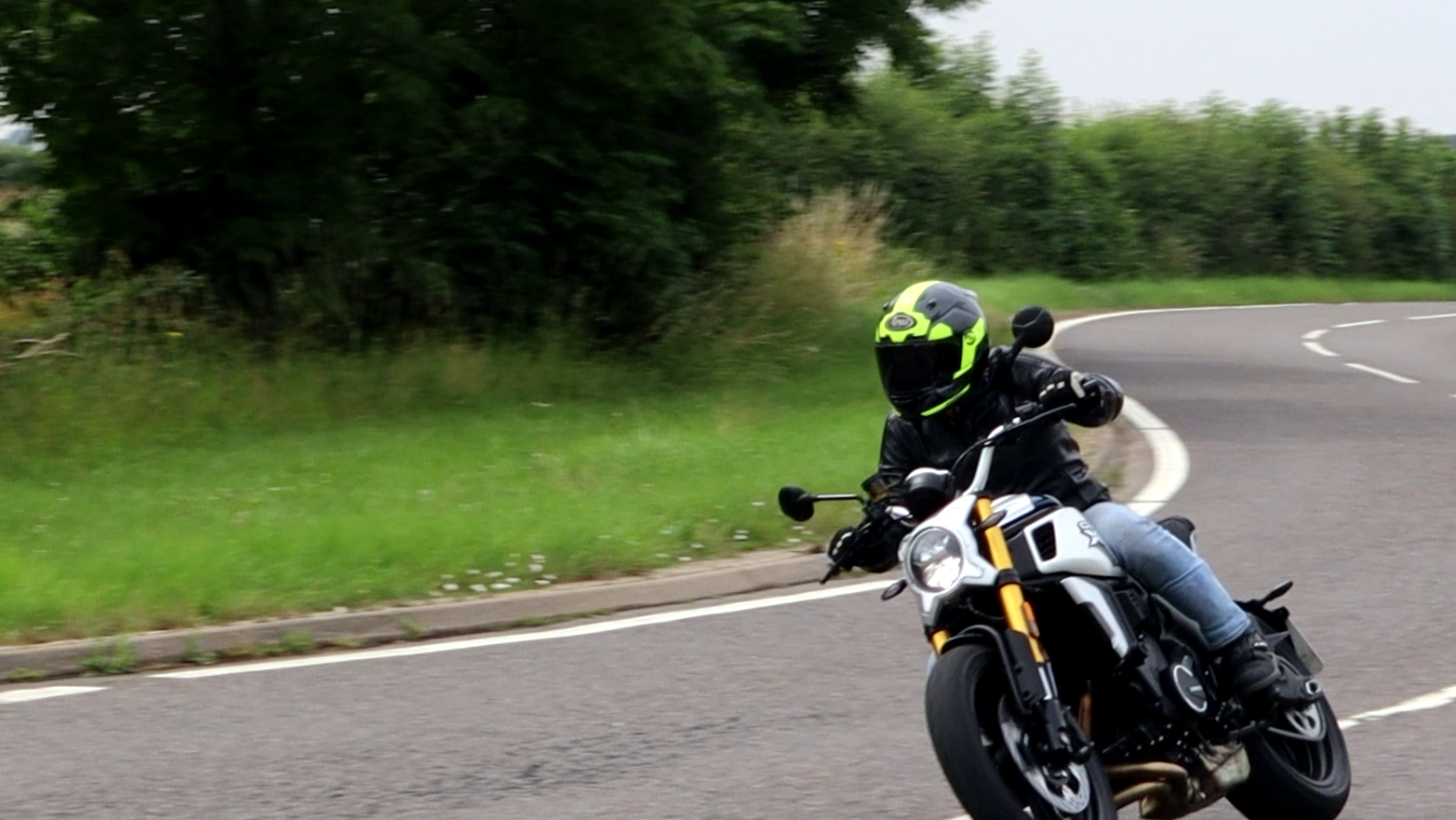 700CL-X-Visordown-Review